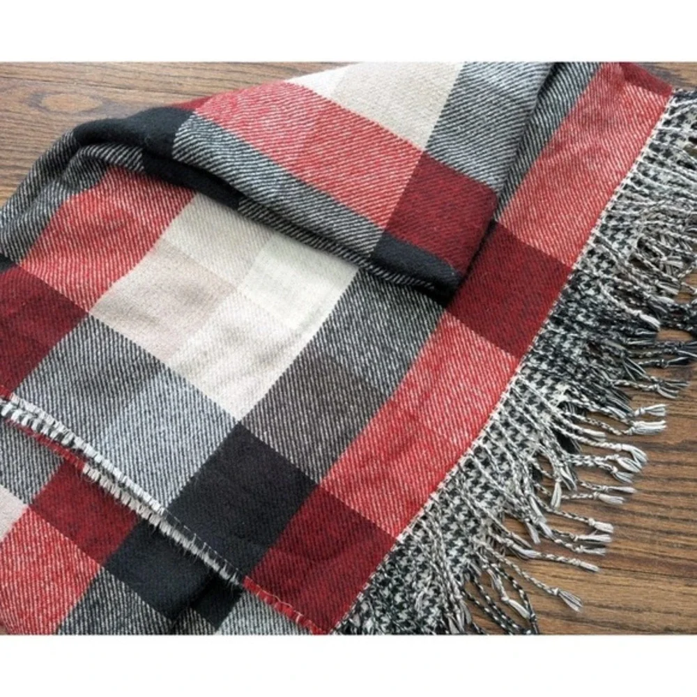 Pottery Barn Christmas Whitaker Reversible Throw Blanket‎ Red Plaid Houndstooth